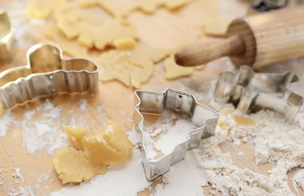 Holiday cookie tin